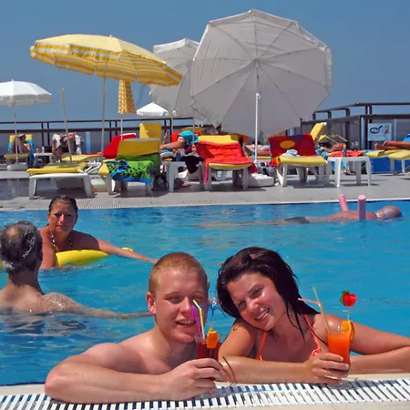 Derici Отель